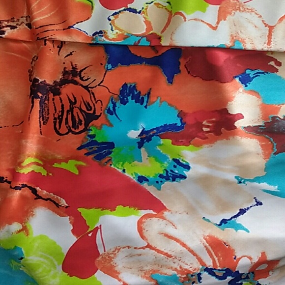 Strapless floral fishtail gown - Picture 4 of 4