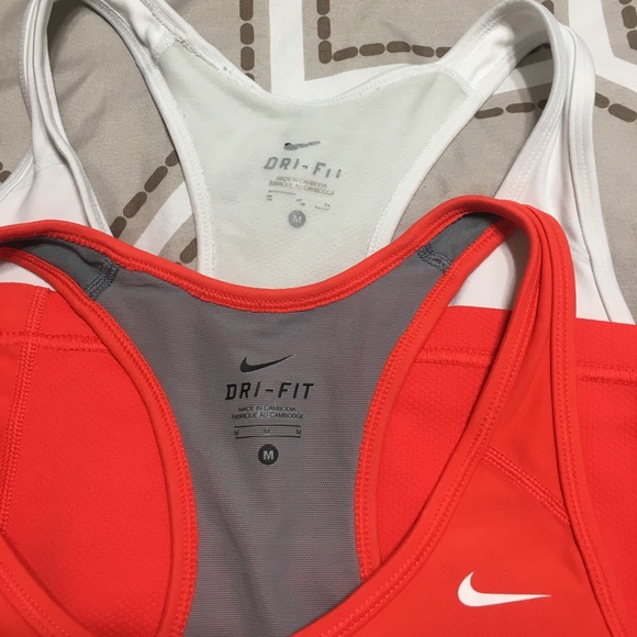 BUNDLE NIKE BUILDING BRA TOPS size M - Picture 2 of 4