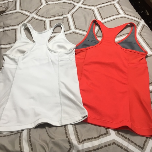 BUNDLE NIKE BUILDING BRA TOPS size M - Picture 3 of 4
