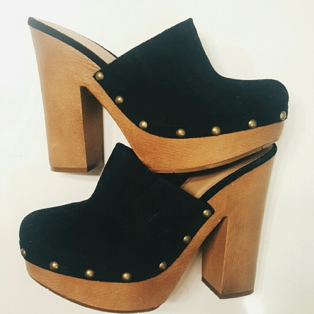 Mossimo Supply Co. Clogs