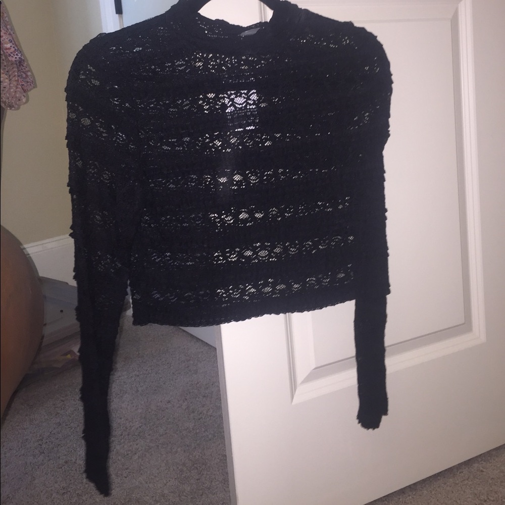 H&M lace long sleeve crop