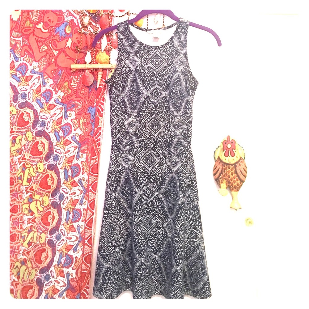 H&M dress with blue and white detail