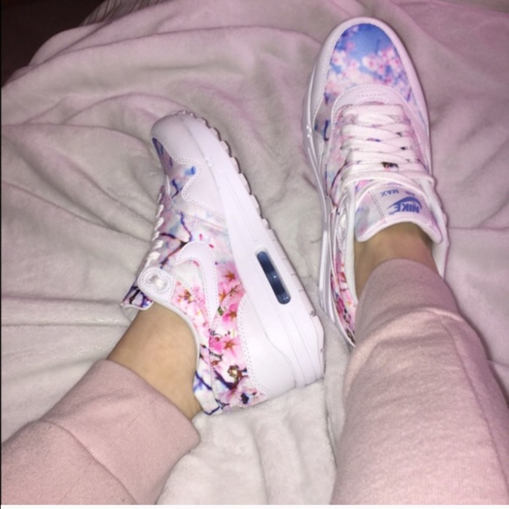 NIKE air max size 7
