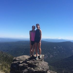 Meet your Posher, Sarra