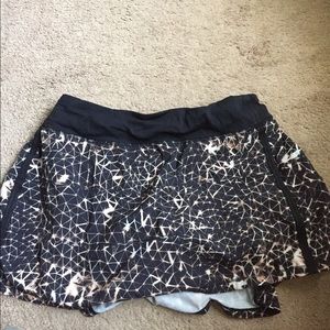 Gently used lululemon skirt size 12 tall.