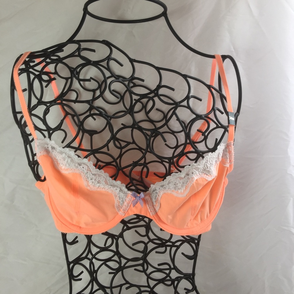 Victoria's Secret Unlined Demi 34B