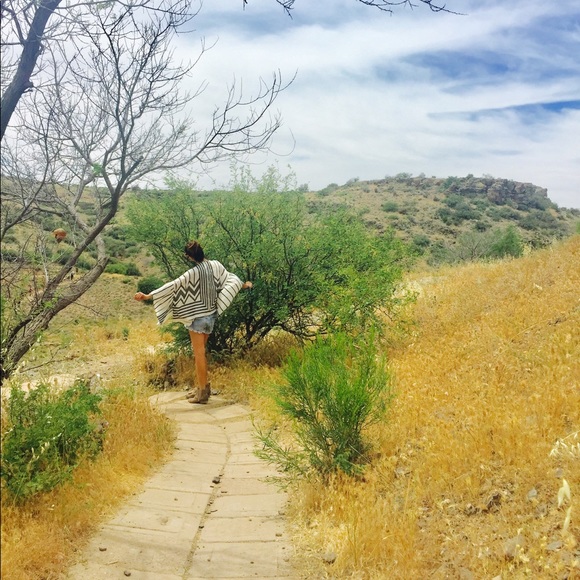 Meet your Posher, Mitra - Picture 2 of 2