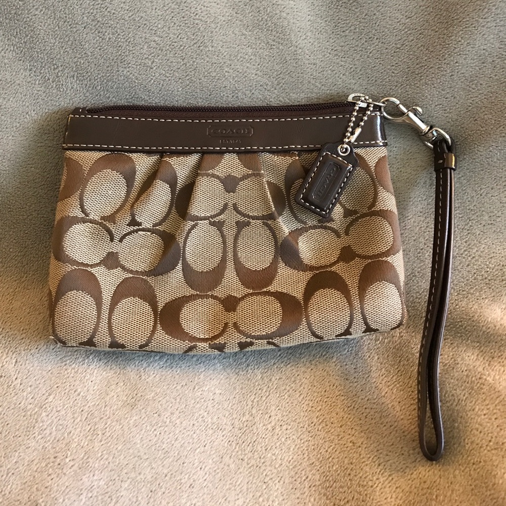 Classic Coach wristlet