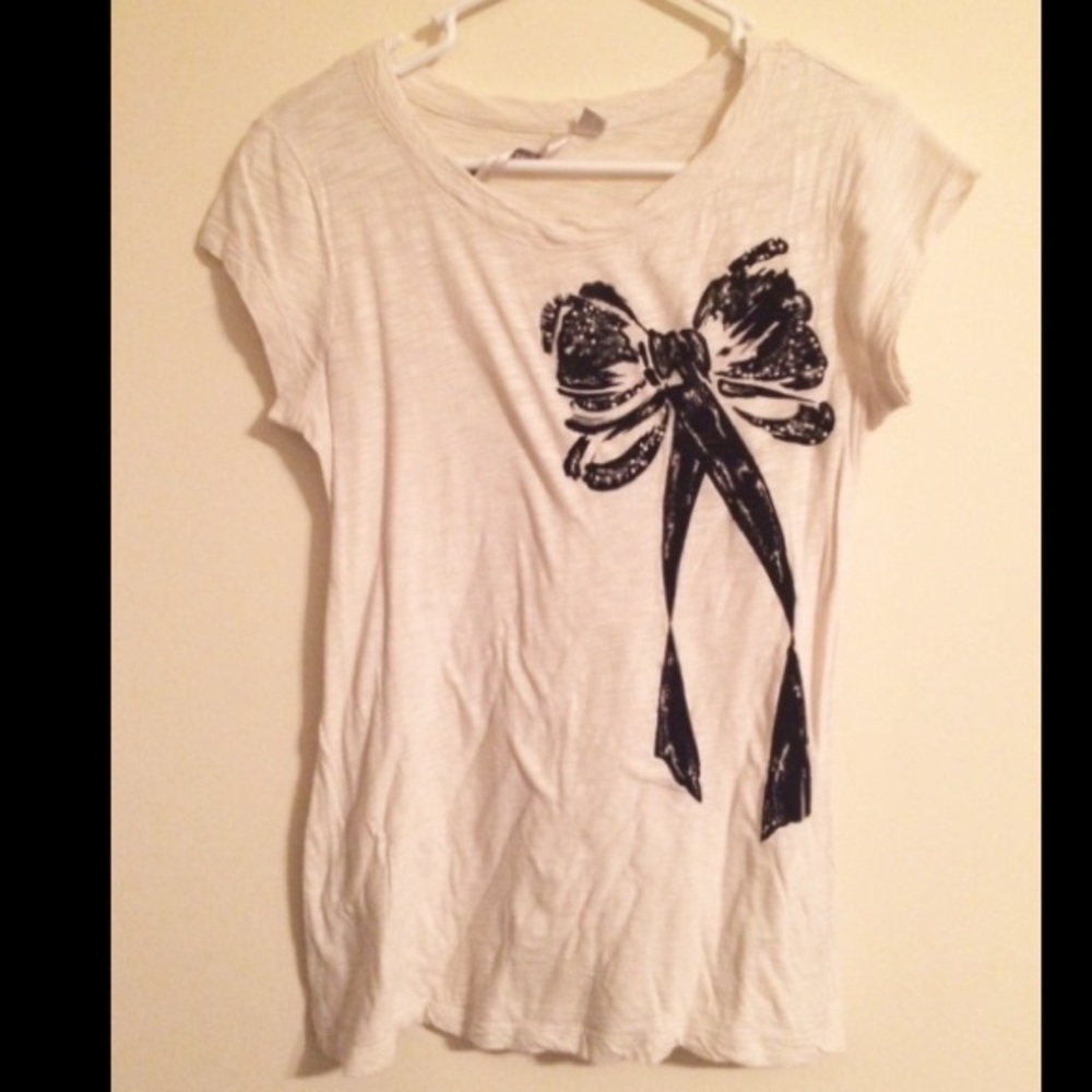  LC Lauren Conrad Black Bow Ivory Tee - Medium