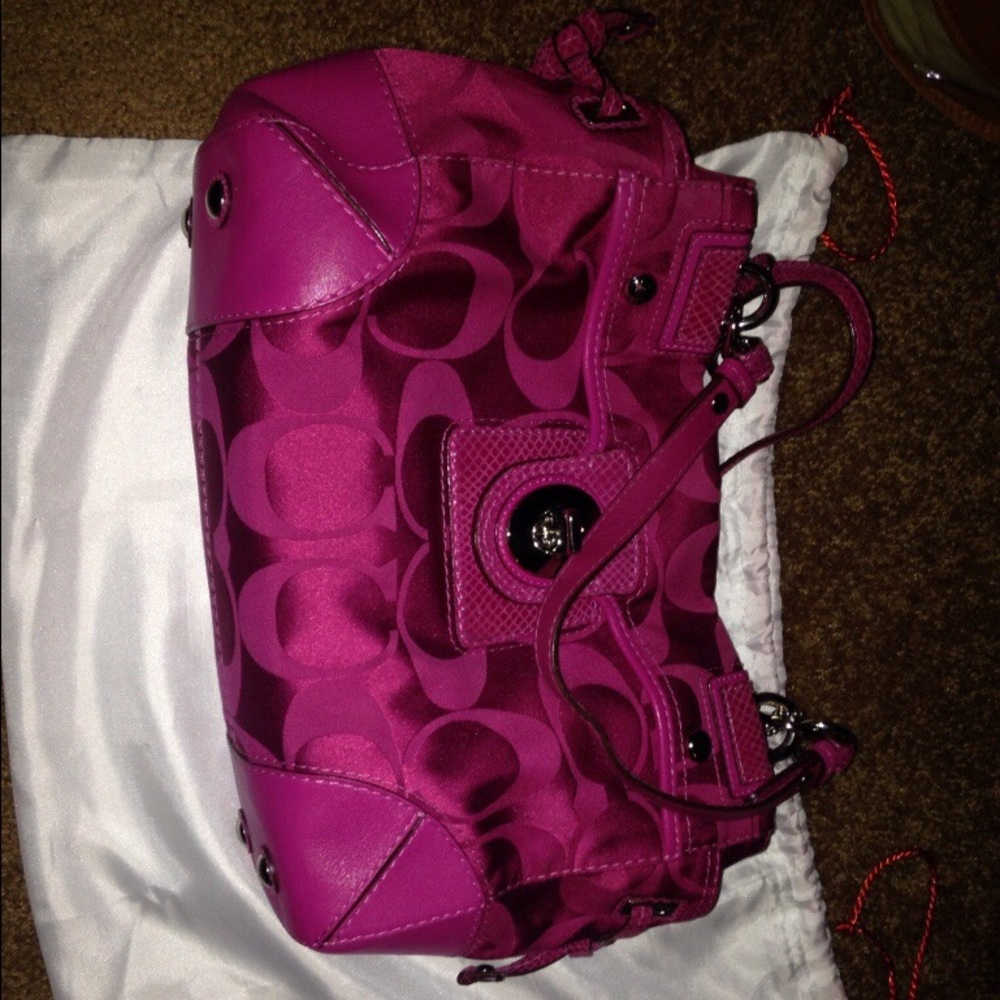 Coach pink - Picture 2 of 2
