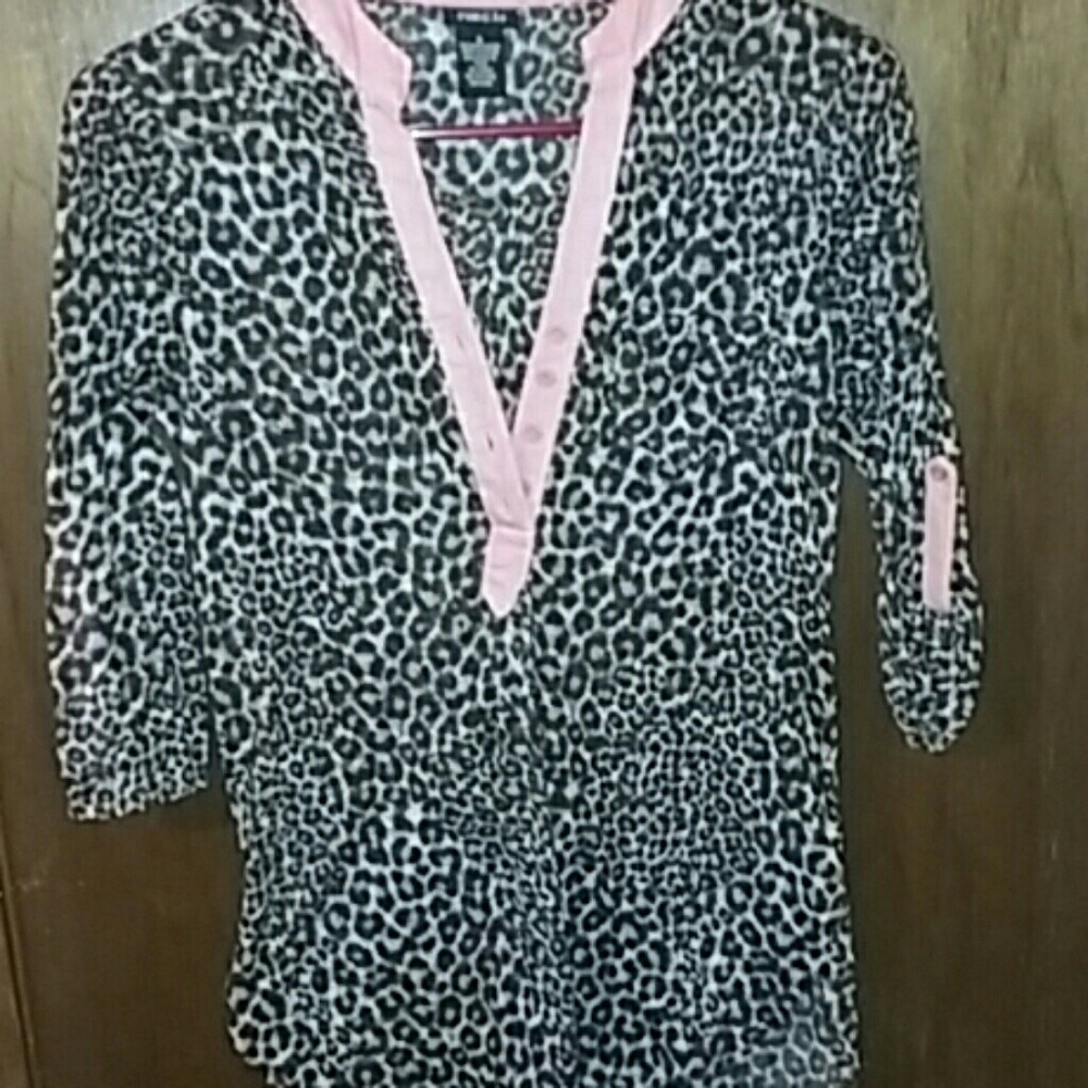 Leopard print blouse three quarter length sleeves