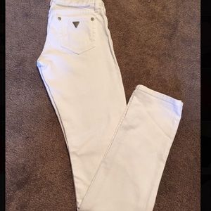 EUC Guess White Jeans!