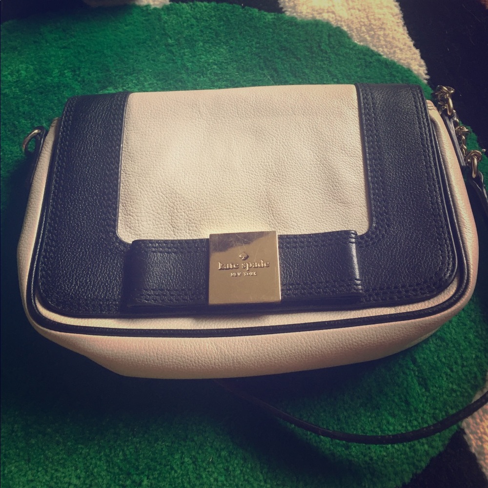 Kate spade crossbody - Picture 1 of 5
