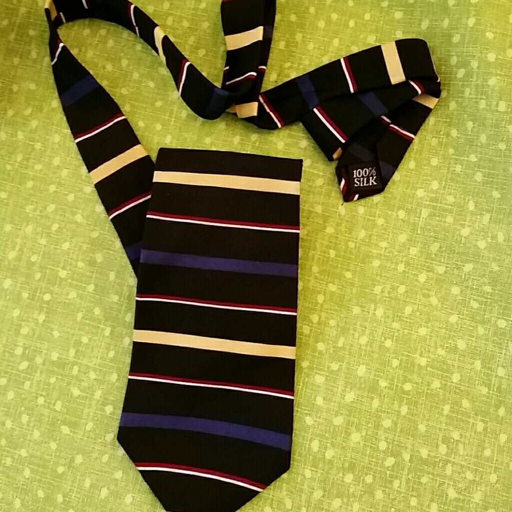 OSCAR DE LA RENTA  TIE.  * Make low offer.