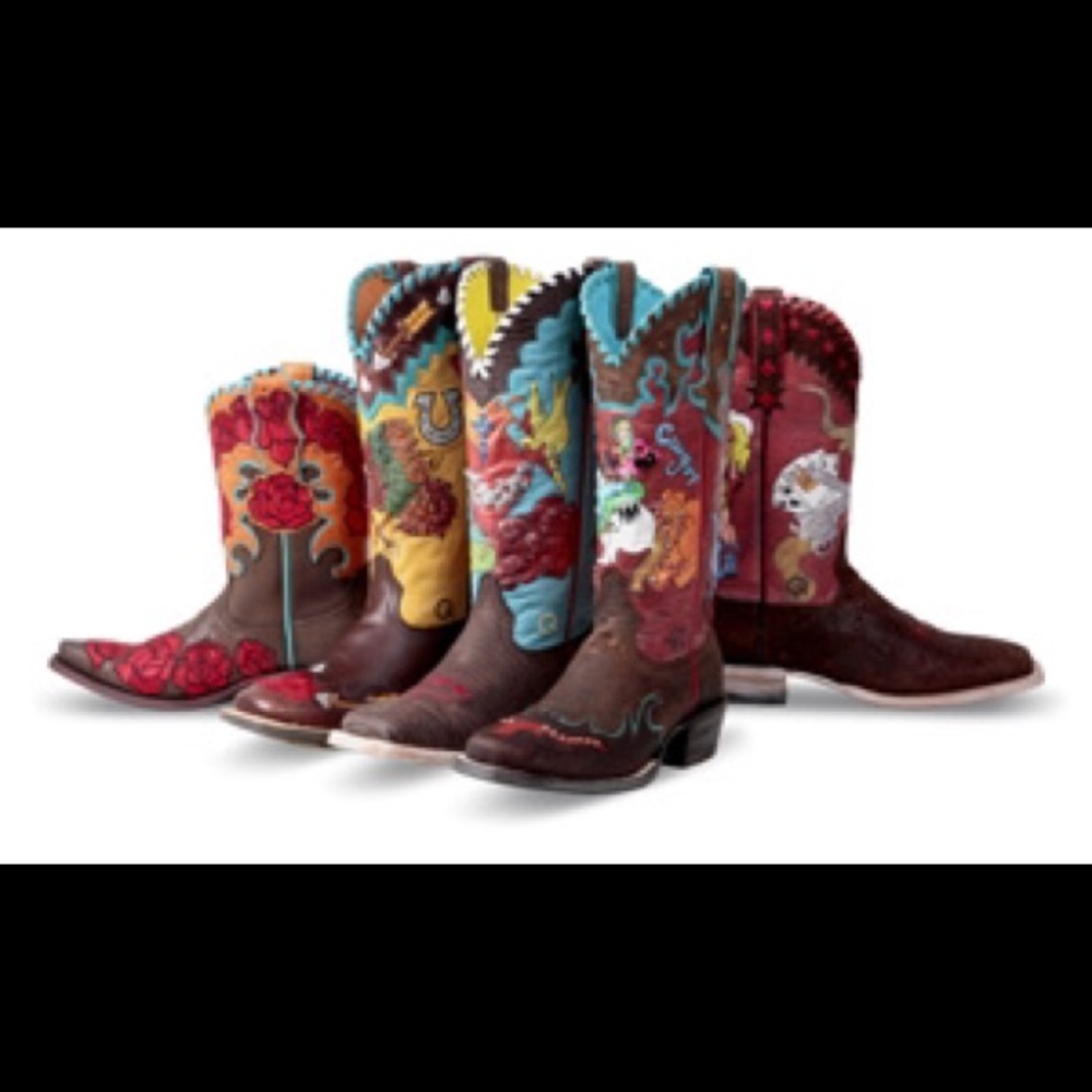 ISO!! 🌵 Ariat Rodeo Quincy Boots!