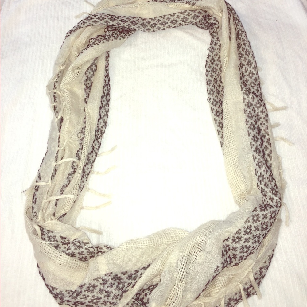 Spring/Fall Scarf bundle. 🌺🍁 - Picture 3 of 4