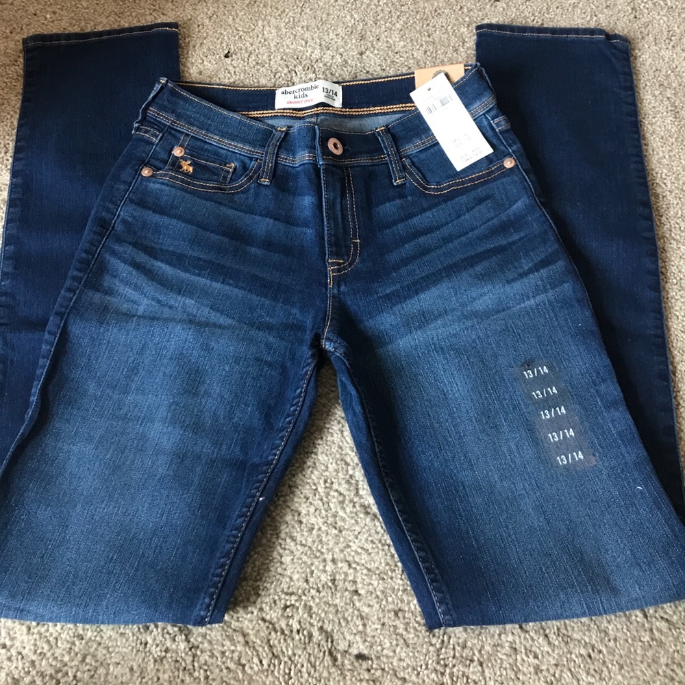 Abercrombie Kids girls skinny jeans. NWT