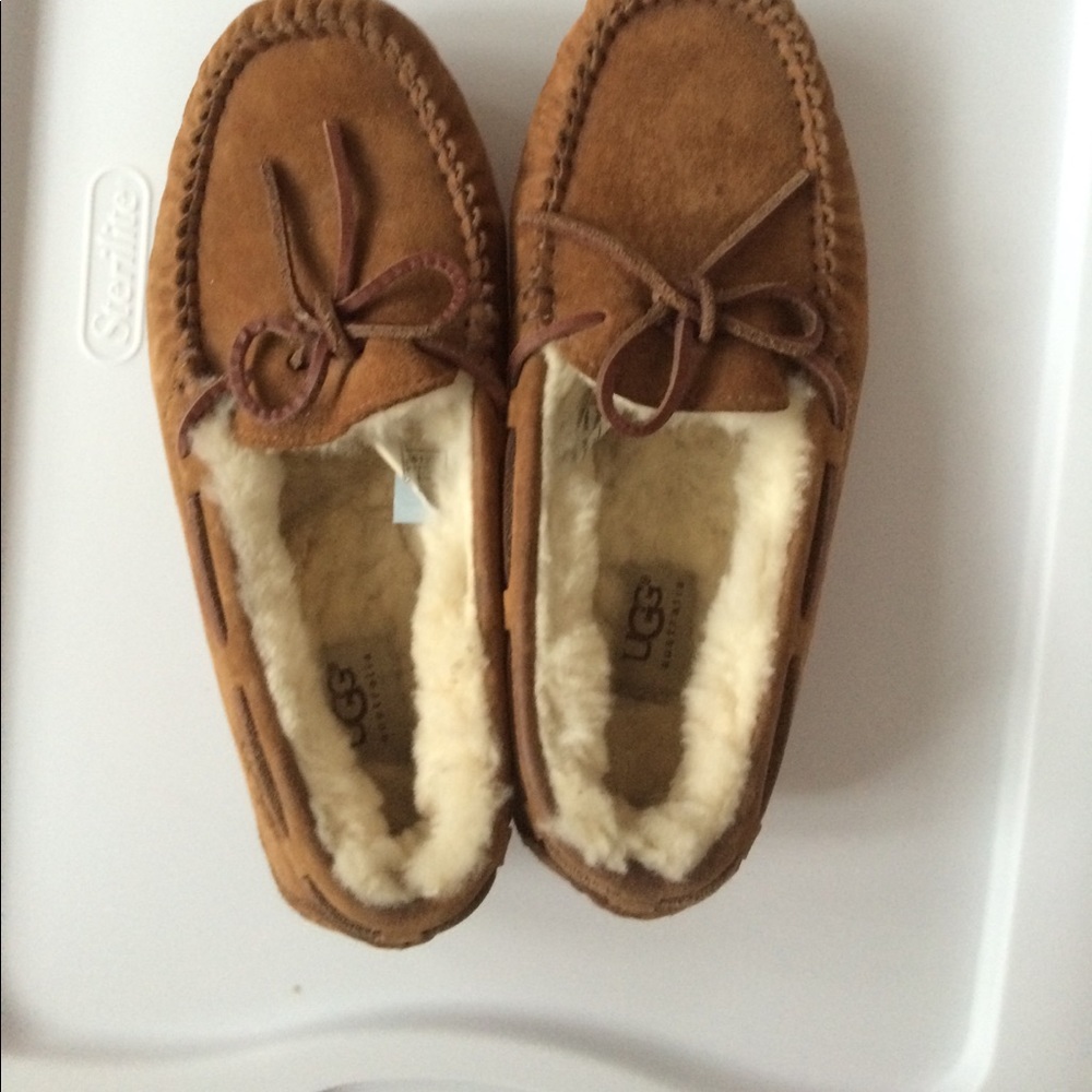 Gently Used UGG "Dakota" Moccasins