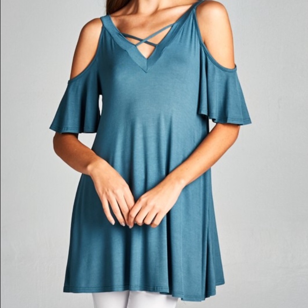 Tunic sizes S thru 3X cold shoulder! Vintage blue