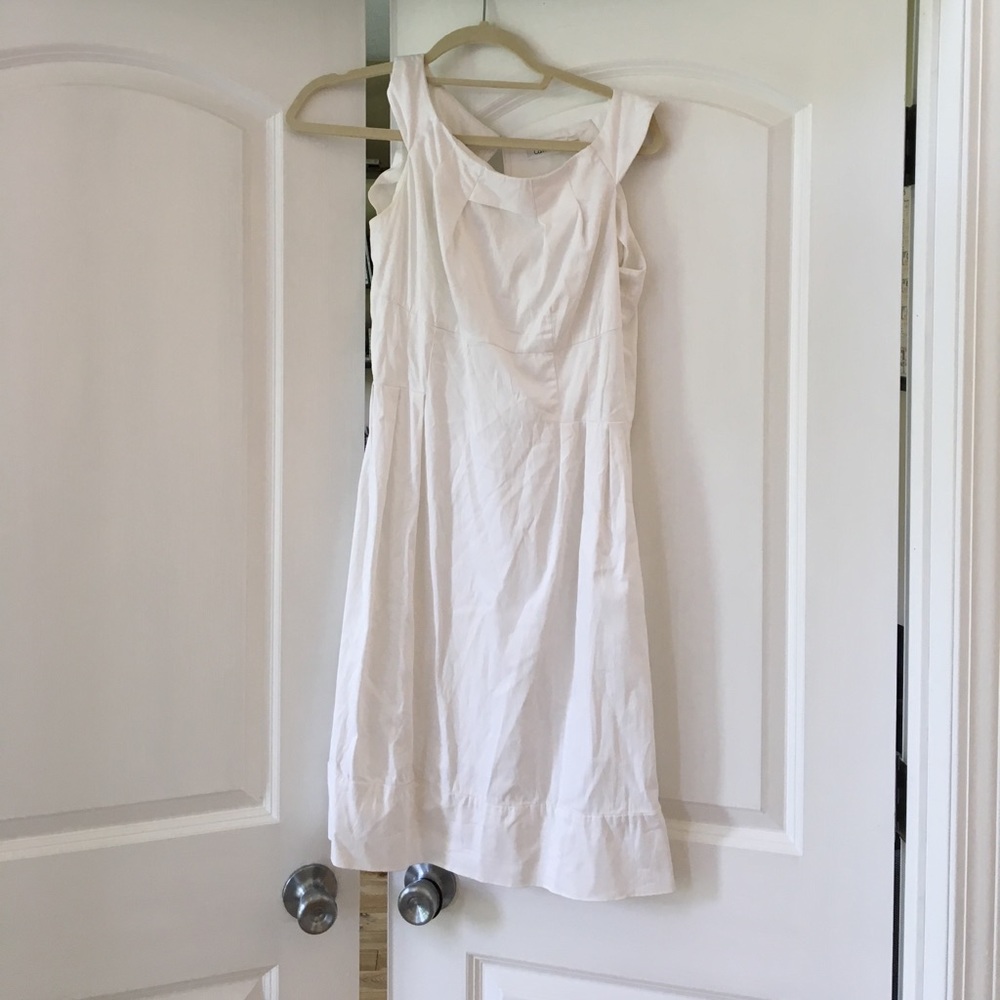 White sleeveless dress