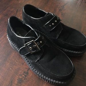 Black creepers
