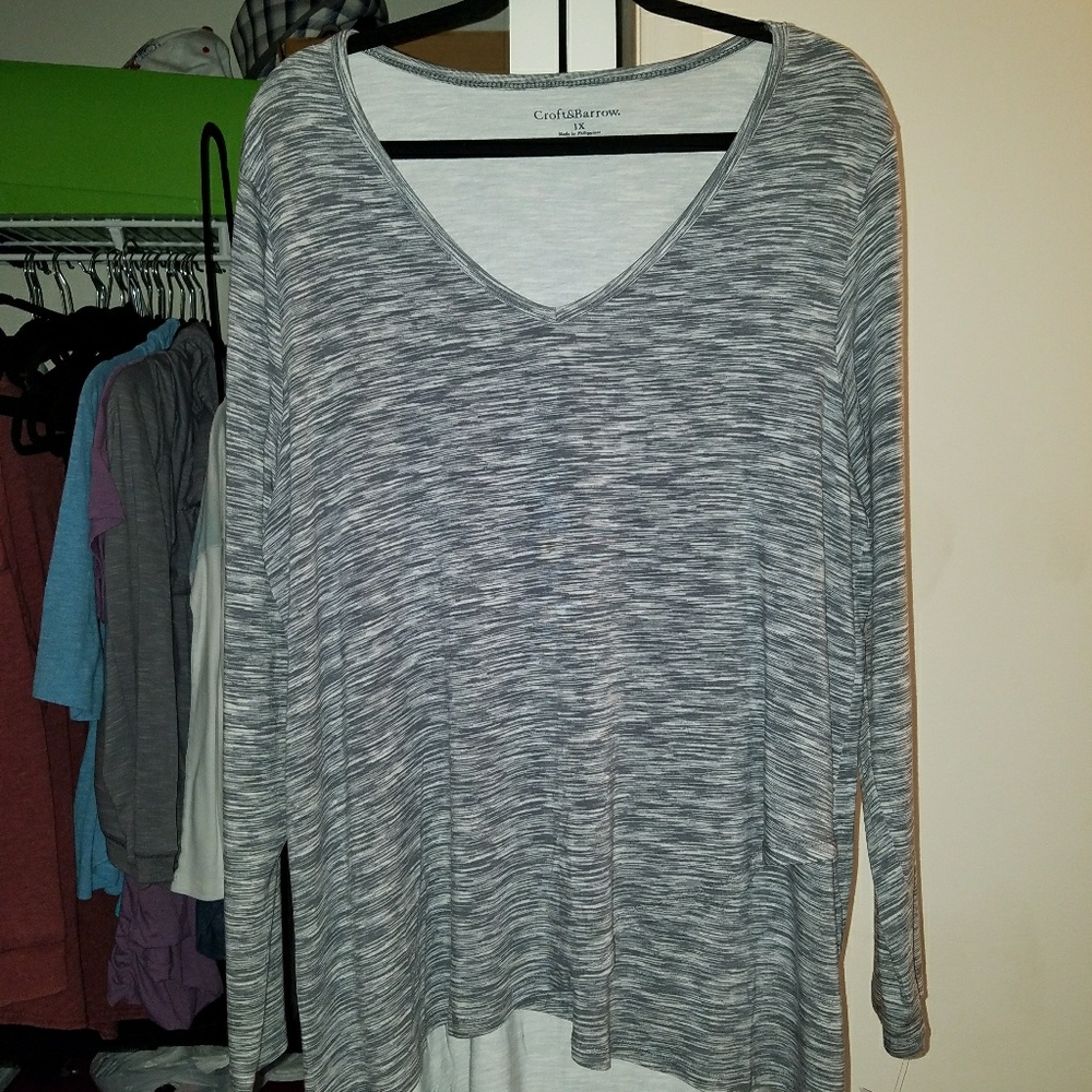 Light weight long sleeve blouse