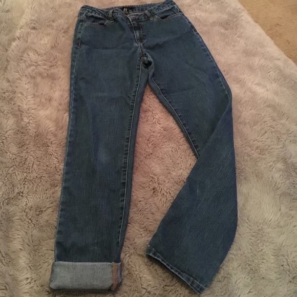 Dark blue jeans! - Picture 2 of 3