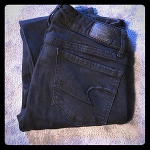 American Eagle black low rise super skinny jeans