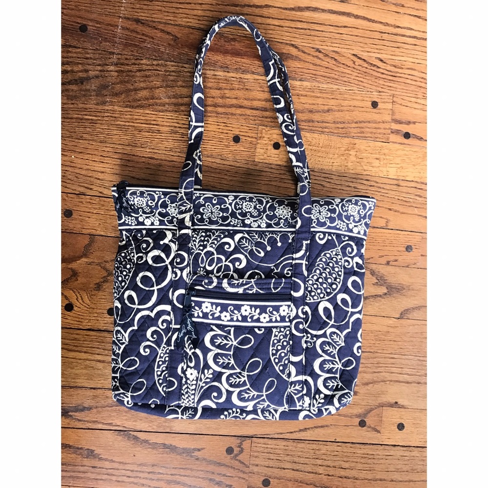 Vera Bradley tote in Twirly Birds Navy print