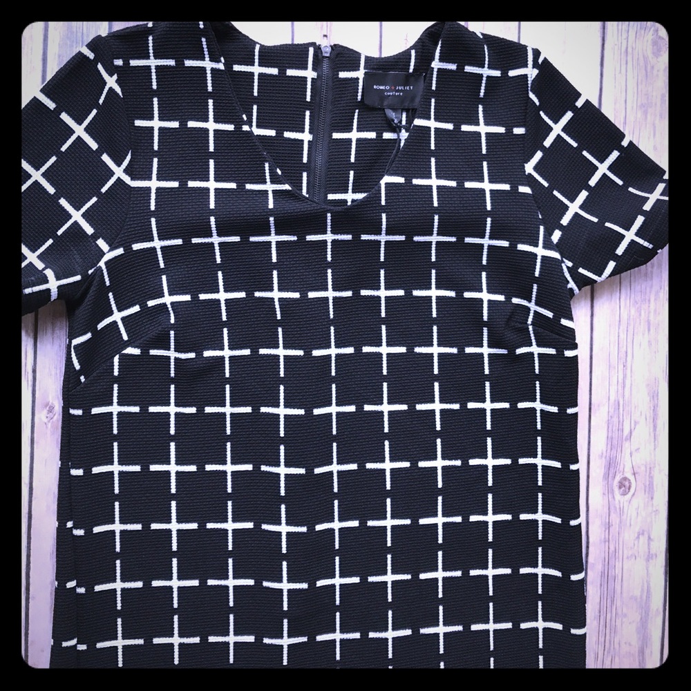 Romeo and Juliet Coutoure size medium dress