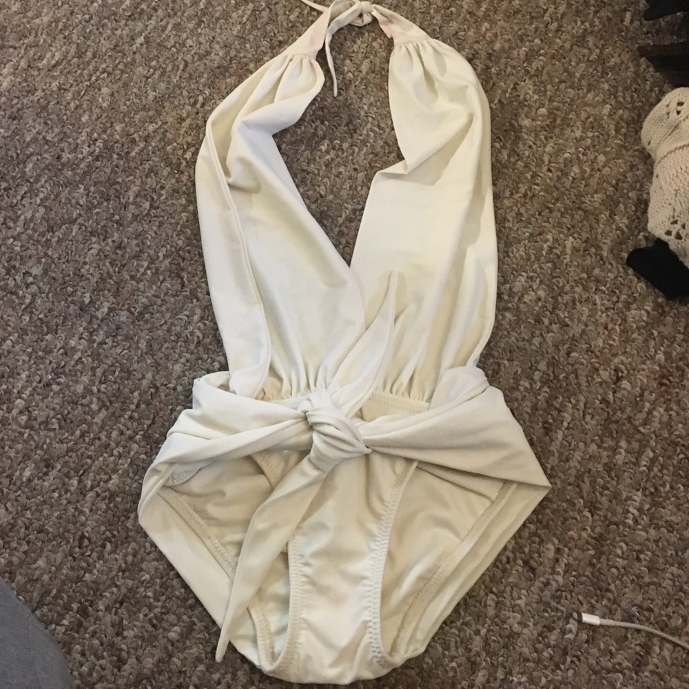 Sexy white bathingsuit