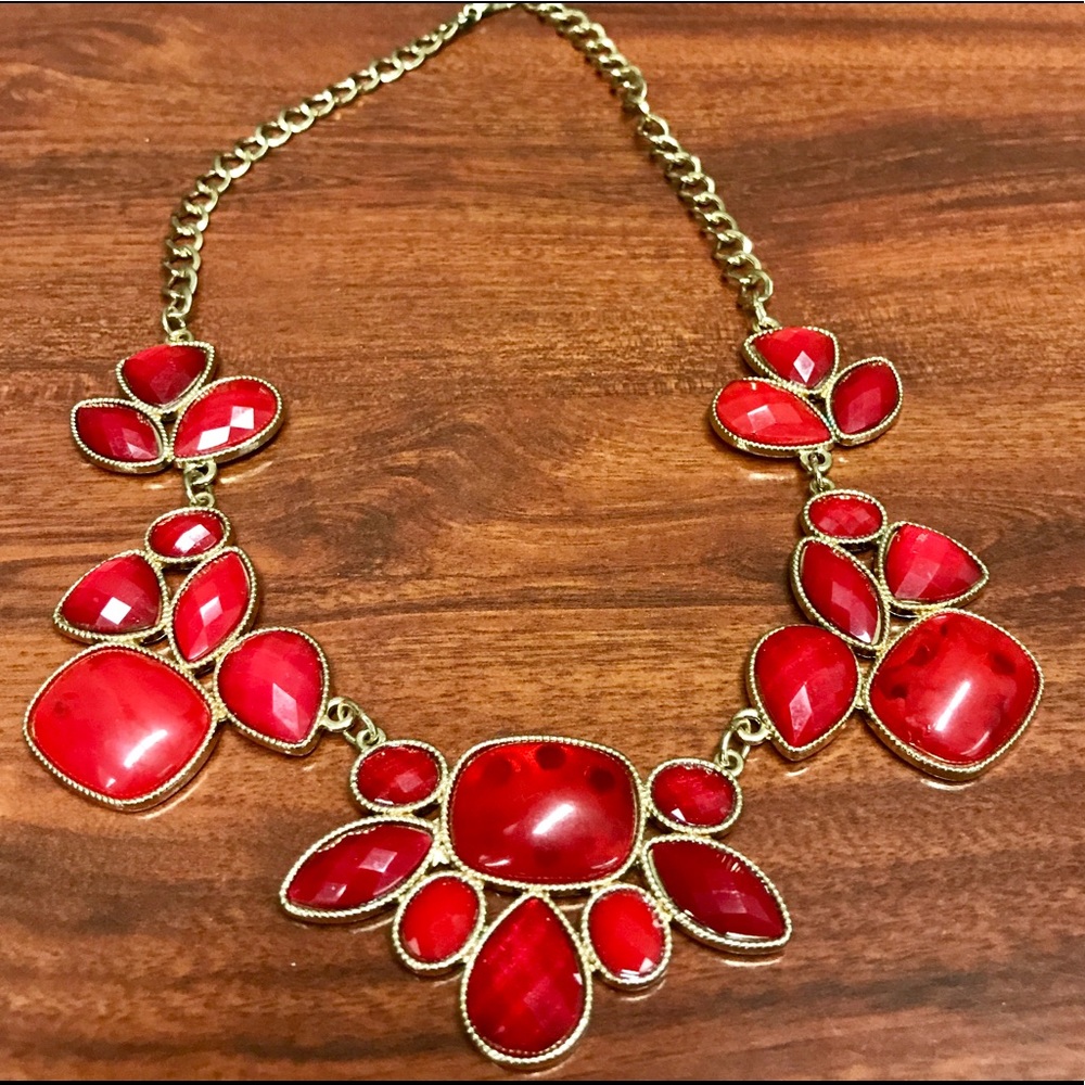 ❌SOLD❌ Red stone necklace