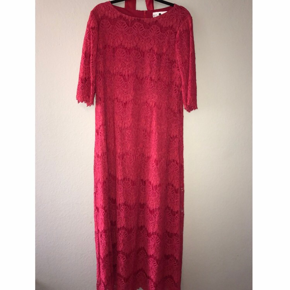Dainty Jewell's dress