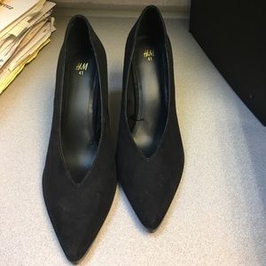 H&M black pumps