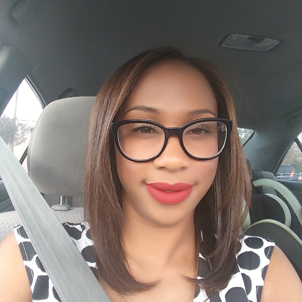 Meet your Posher, Raynisha