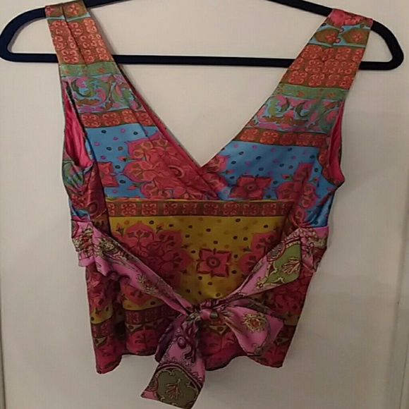 Sleeveless top - Picture 3 of 3