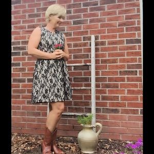 Black lace over cream dress ⬇️💥