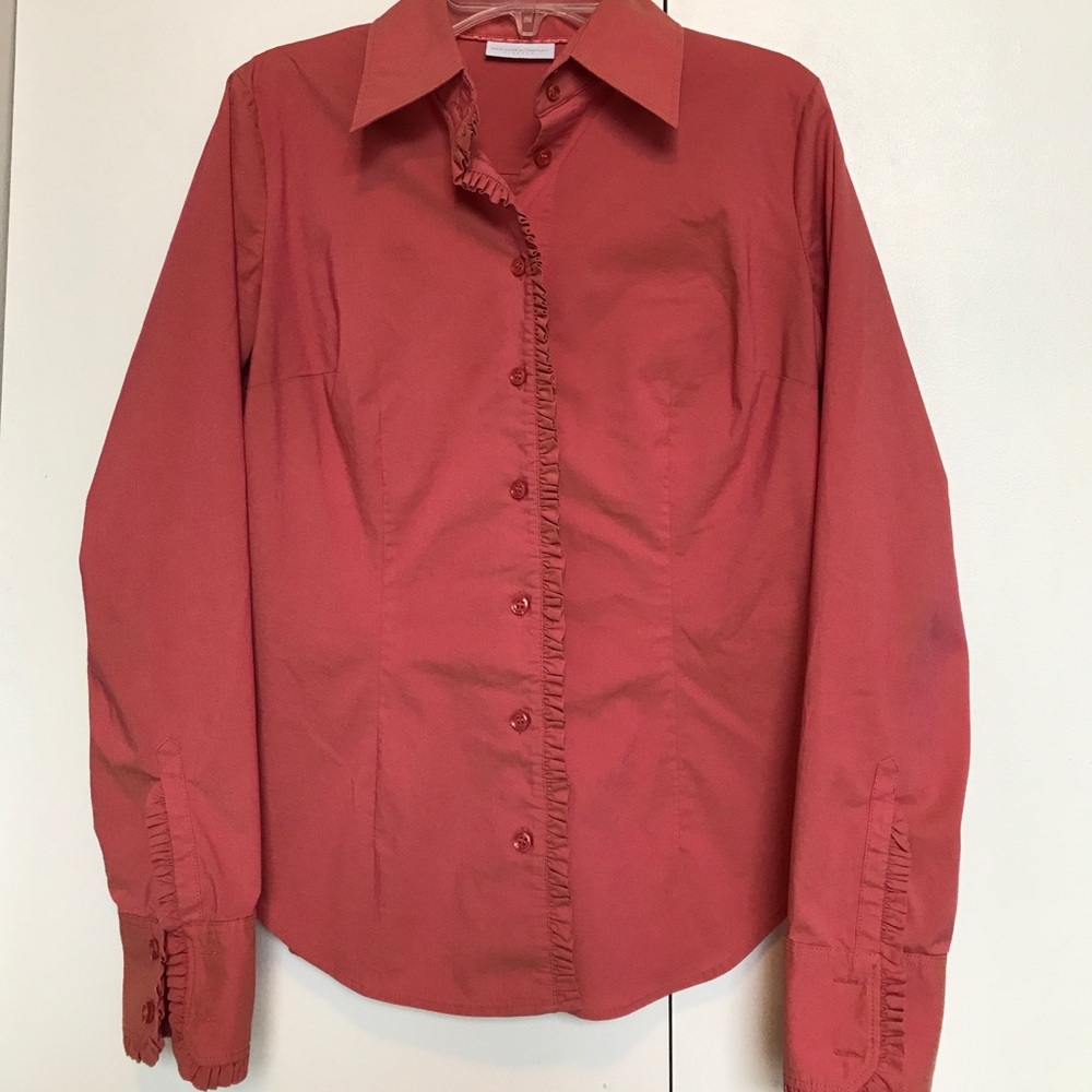 Stretch ruffle front button down - LS size S
