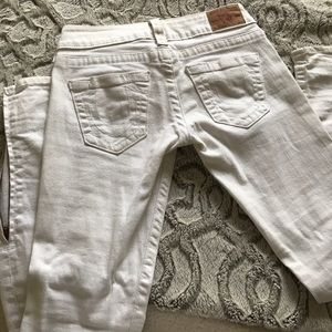 White skinny jeans