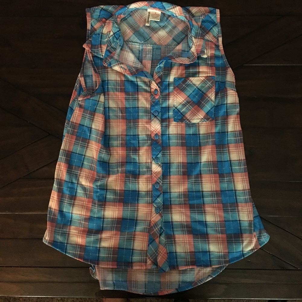 Button Up / Sleeveless Top