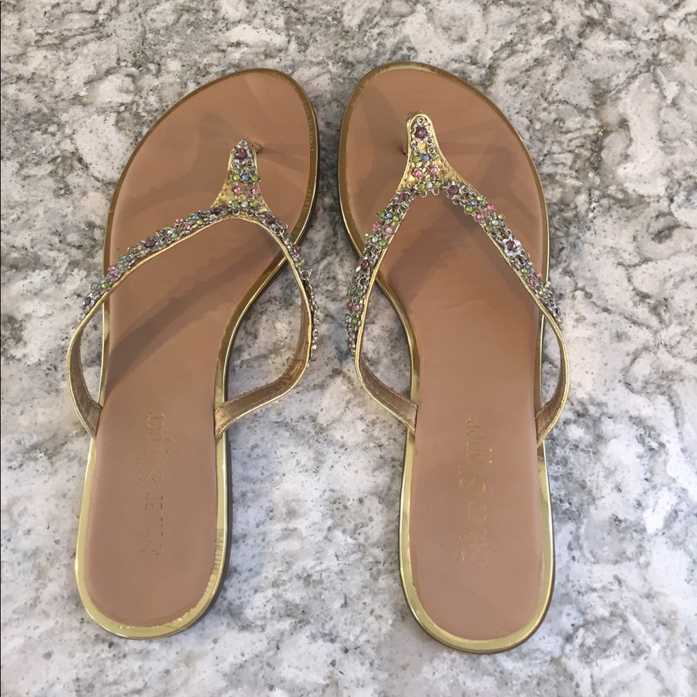 SUMMER CLEARANCE Flip flops w/embellishments