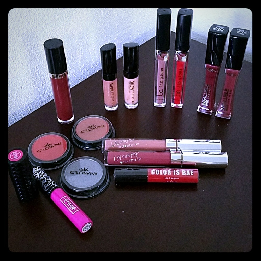 On hold for @dp135235 Sweet Lipstick Bundle!!