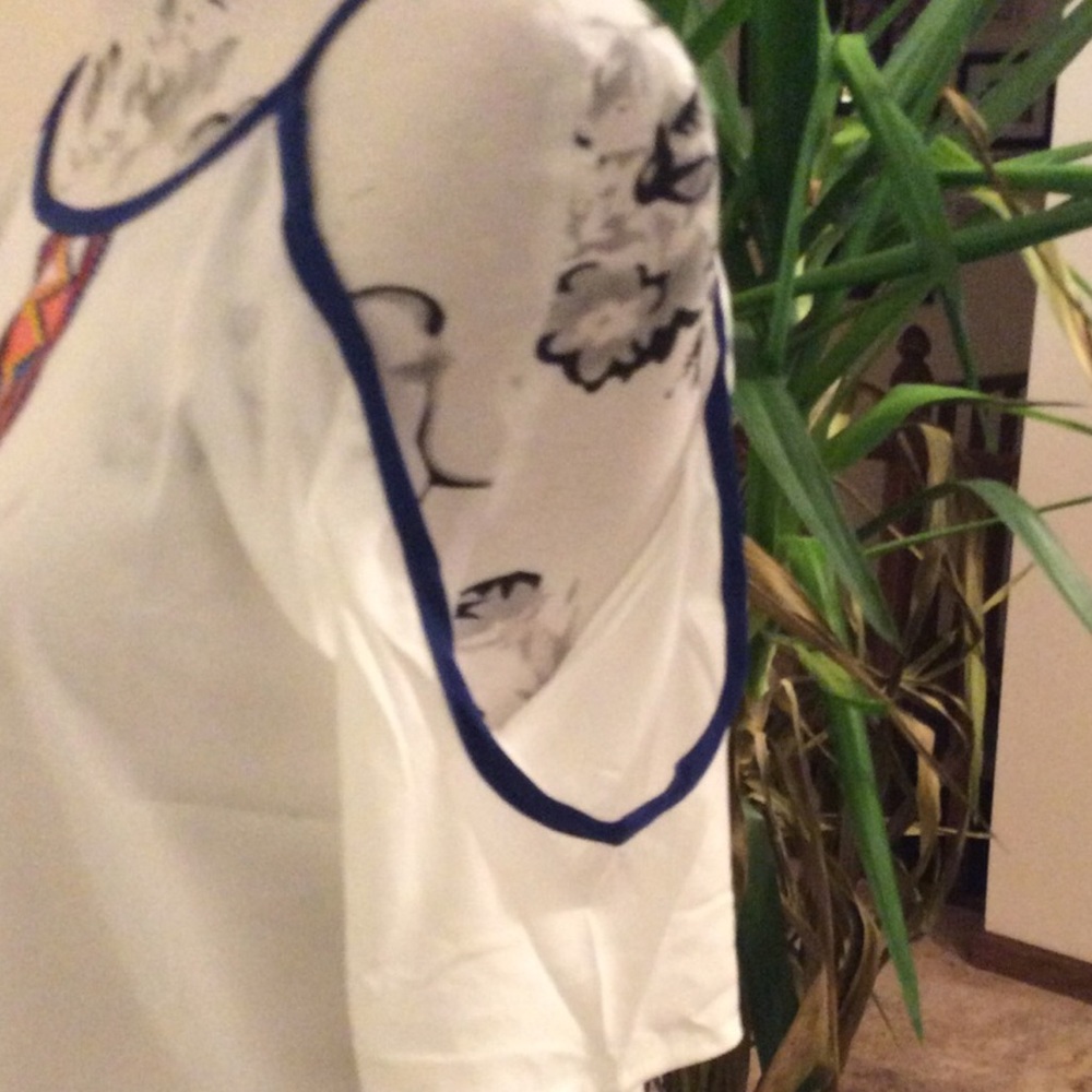 Colder shoulder Aztec top - Picture 3 of 4