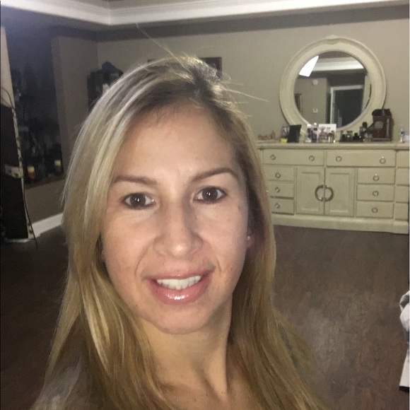 Meet your Posher, Arelis - Picture 1 of 1