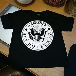 Ramones black Tshirt