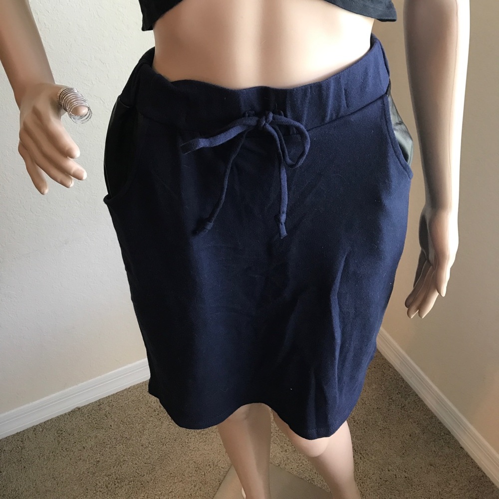🆕Navy Blue mini skirt with leather pockets