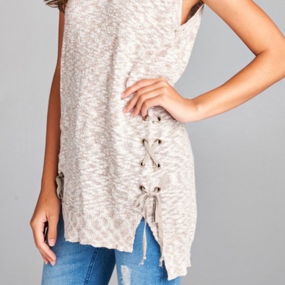 Sleeveless criss cross light knit tunic top - Picture 2 of 7