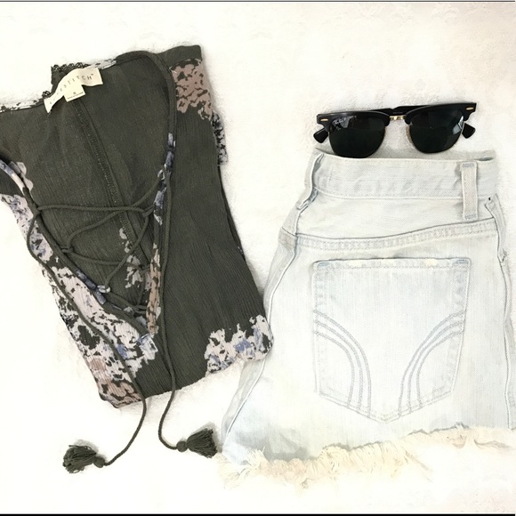 🚫Hollister Distressed Shorts🚫 - Picture 2 of 5