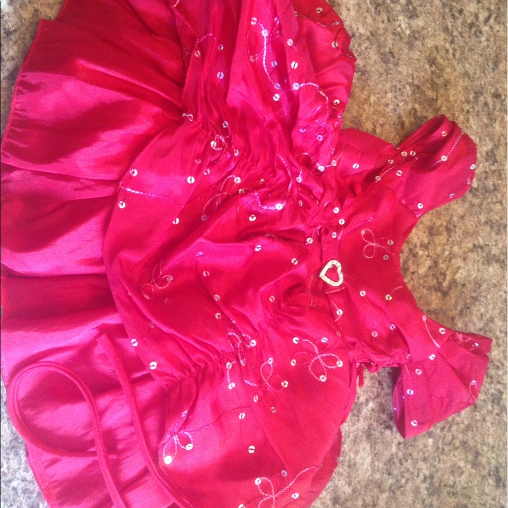 Red dress - Picture 2 of 2