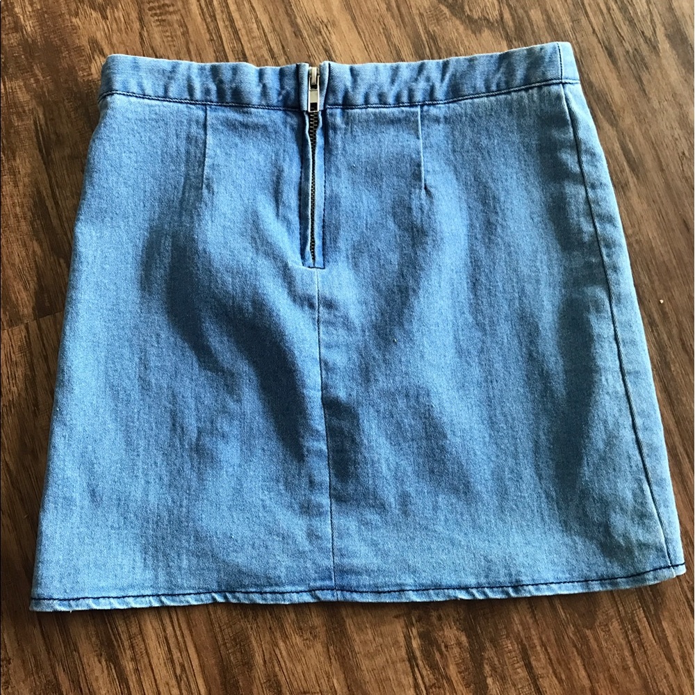 Brandy Melville Raquel skirt - Picture 3 of 3